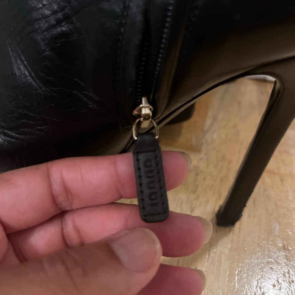 Gucci Black Heeled Boots with Platform Sole - Picture 6 of 10